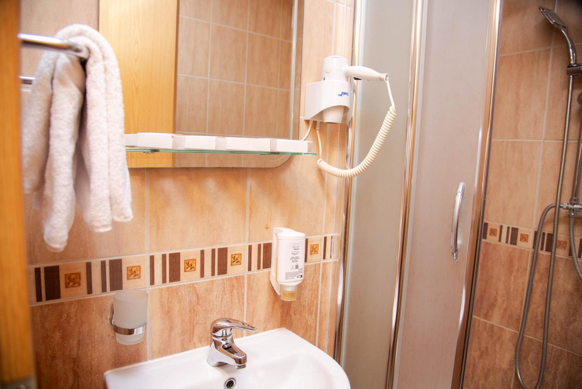 Hotel Dvor Bijelo Polje Esterno foto