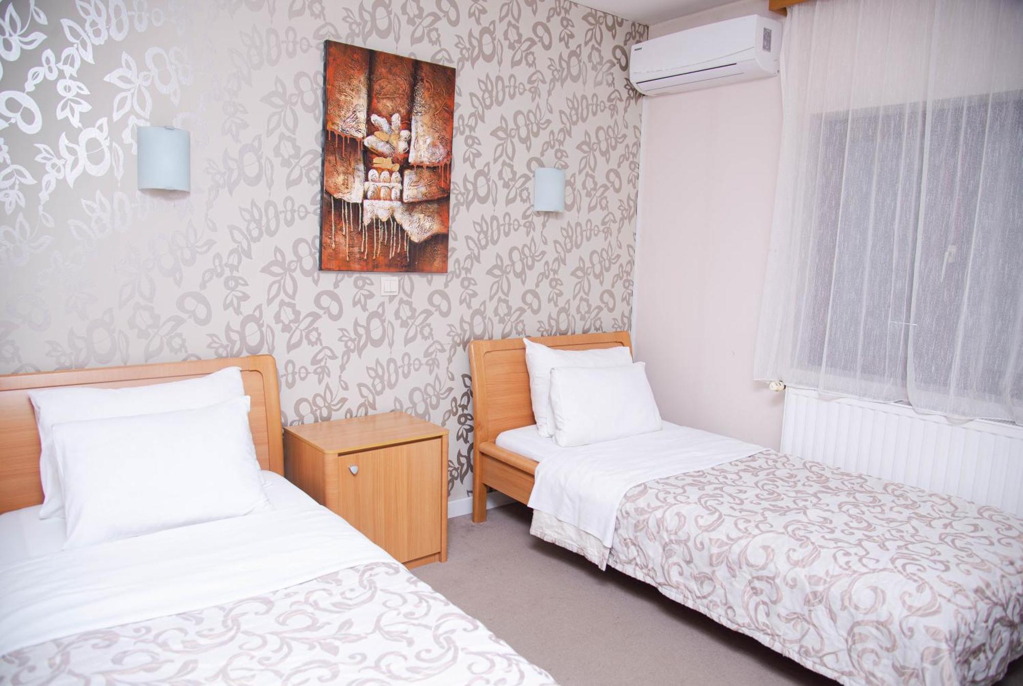 Hotel Dvor Bijelo Polje Esterno foto