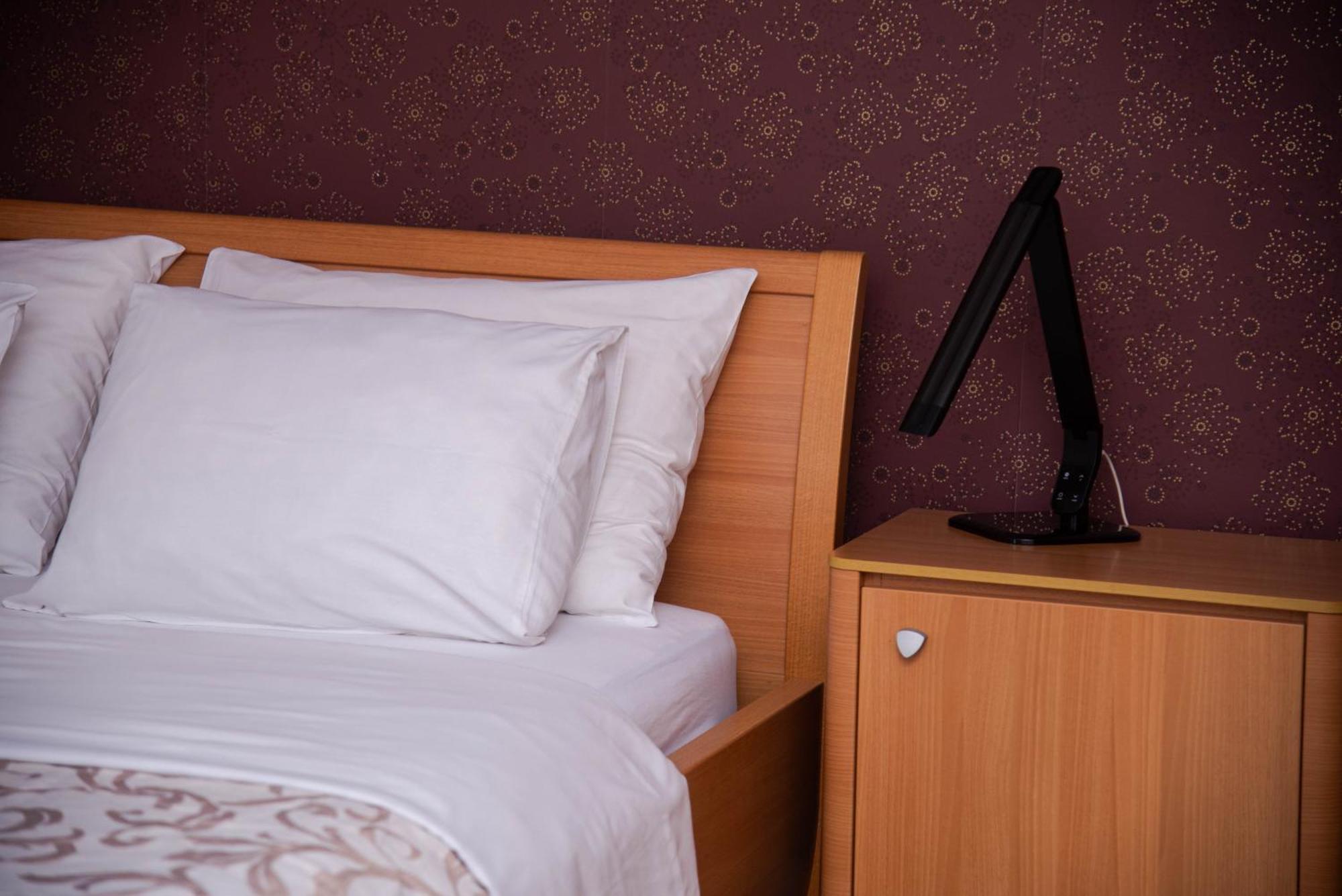 Hotel Dvor Bijelo Polje Esterno foto