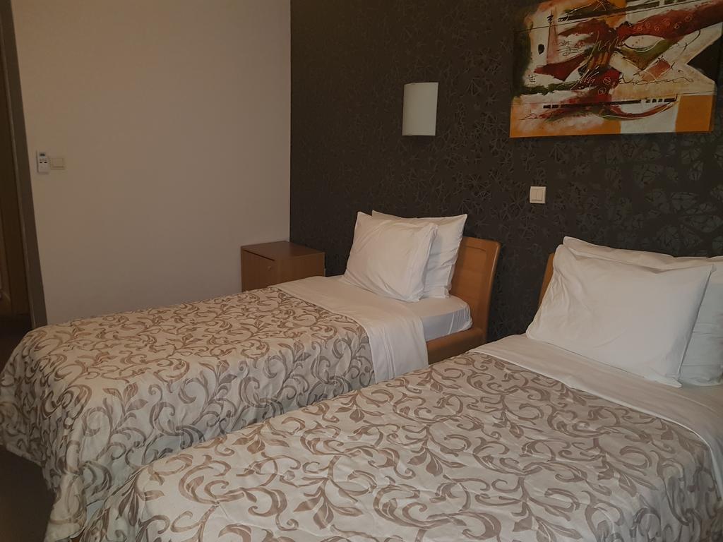 Hotel Dvor Bijelo Polje Esterno foto