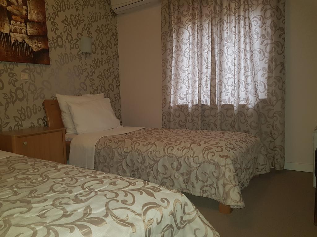 Hotel Dvor Bijelo Polje Esterno foto